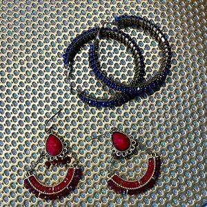 2 pair of earrings for 1 price.